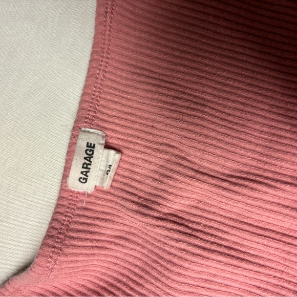 (2/$15) GARAGE CROP TOP 🩷 - Picture 3 of 3